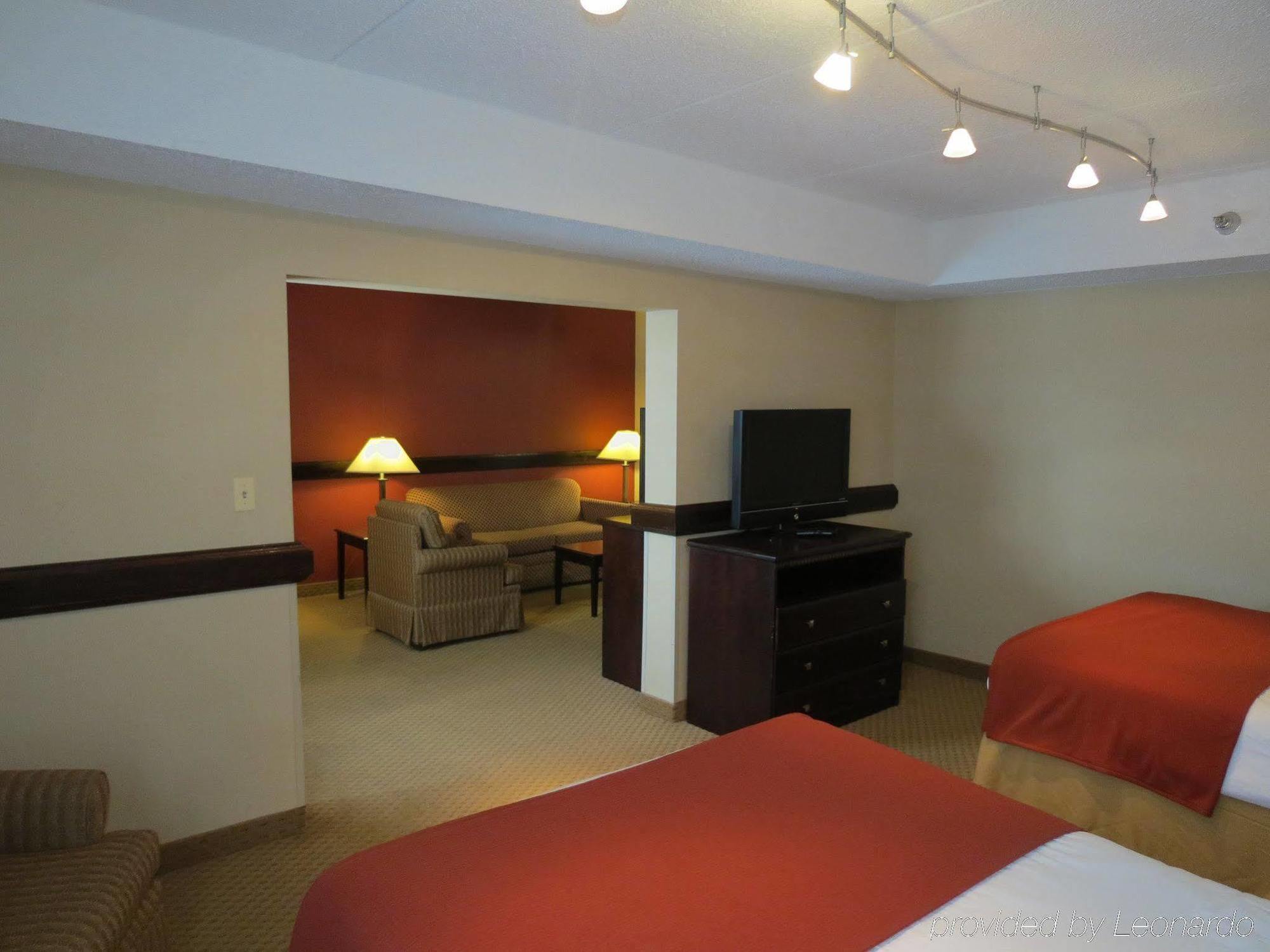 Holiday Inn Express Rochester - Greece By Ihg Exterior foto